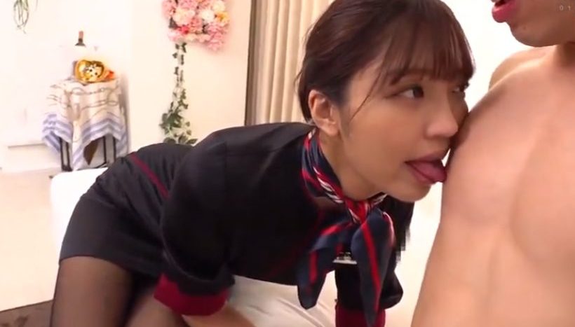美脚スレンダーCAが童貞チ〇ポを筆おろし！パンスト巨尻で杭打ち騎乗位えろえろ